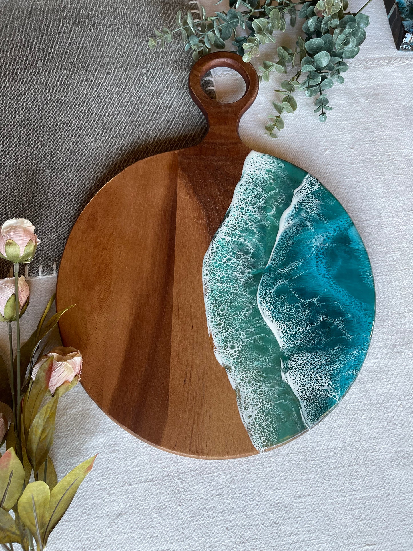 Round Charcuterie board with round handle resin ocean wave