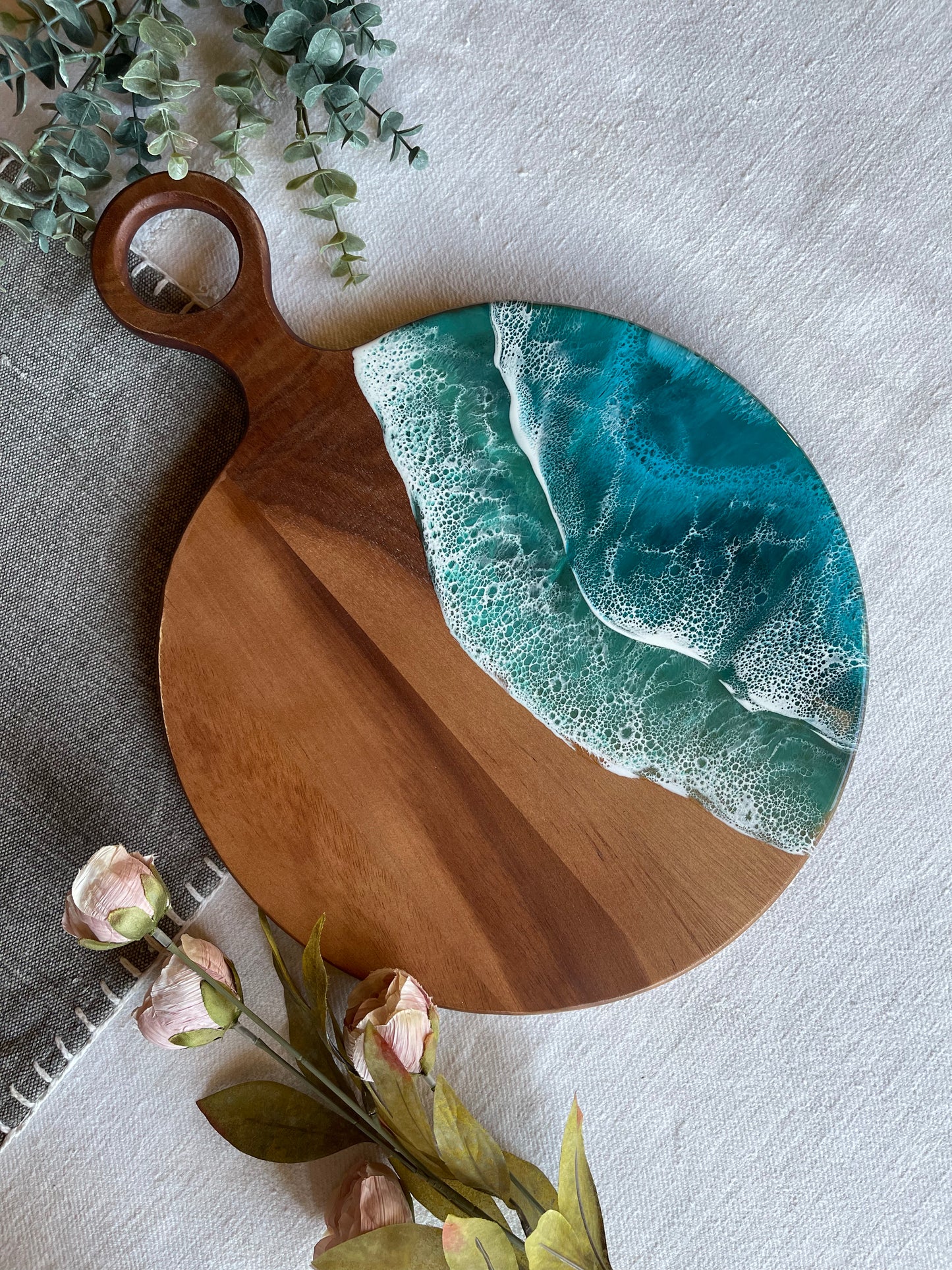 Round Charcuterie board with round handle resin ocean wave