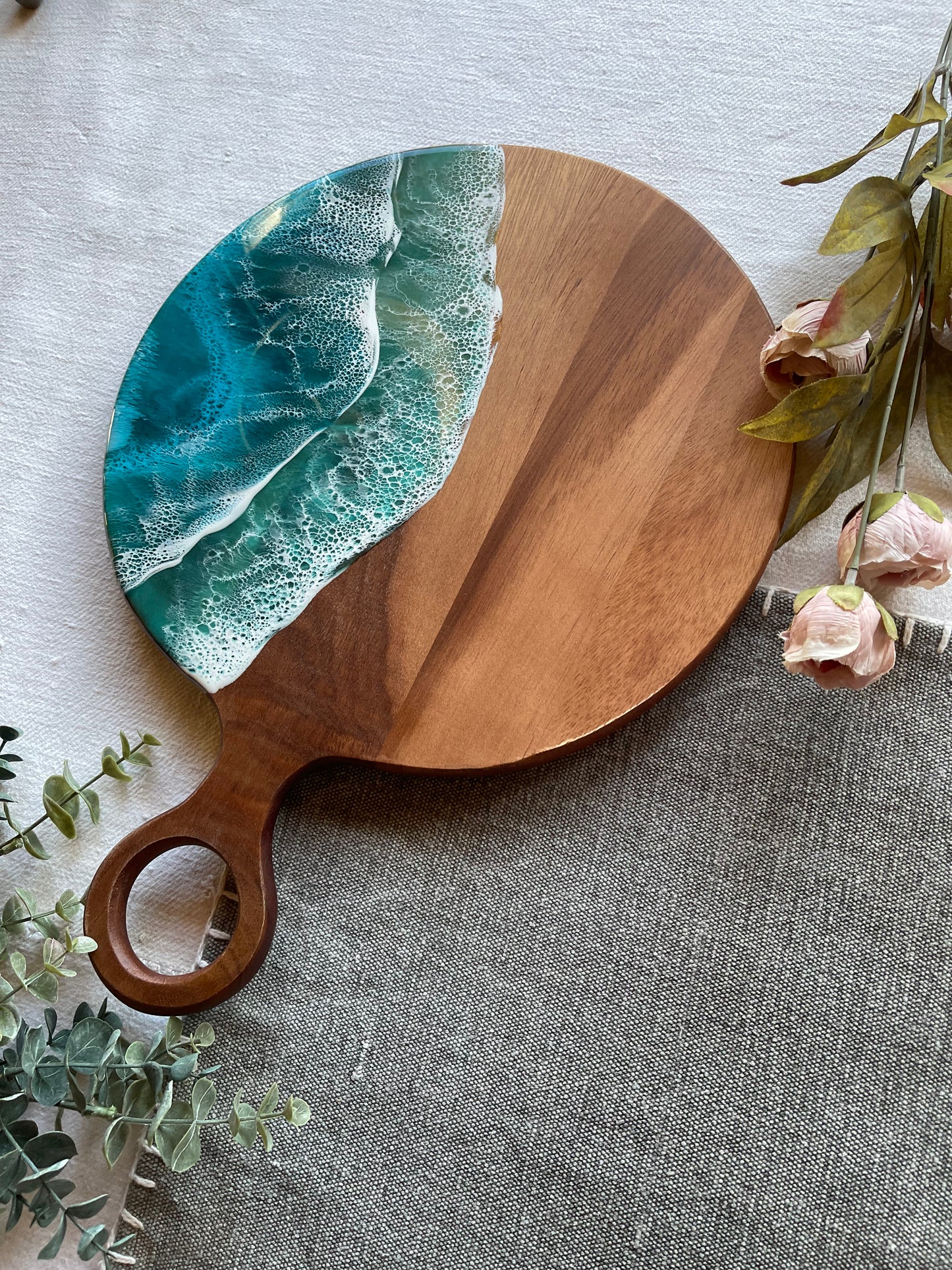 Round Charcuterie board with round handle resin ocean wave