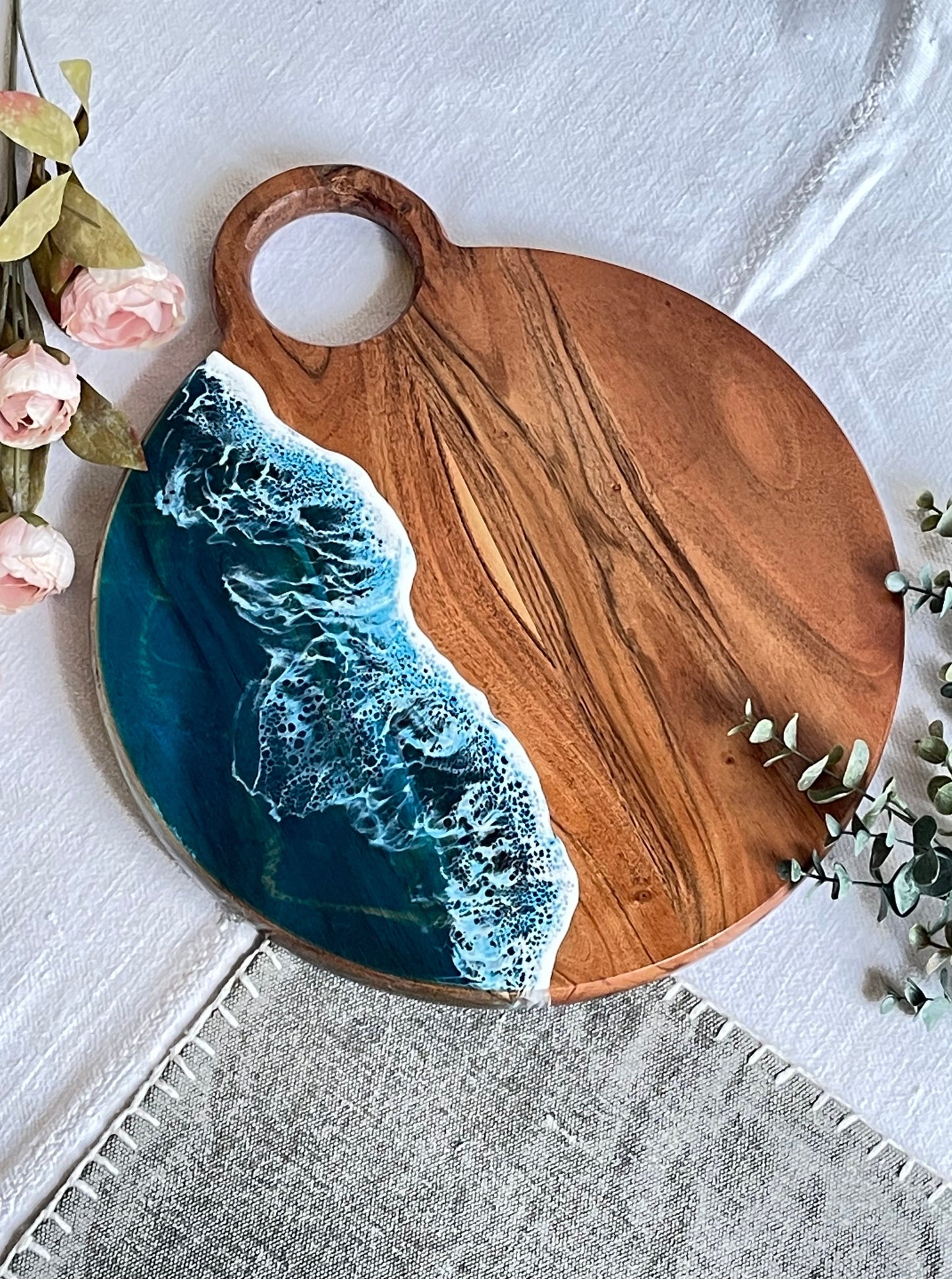 Round Charcuterie board with round handle resin ocean wave